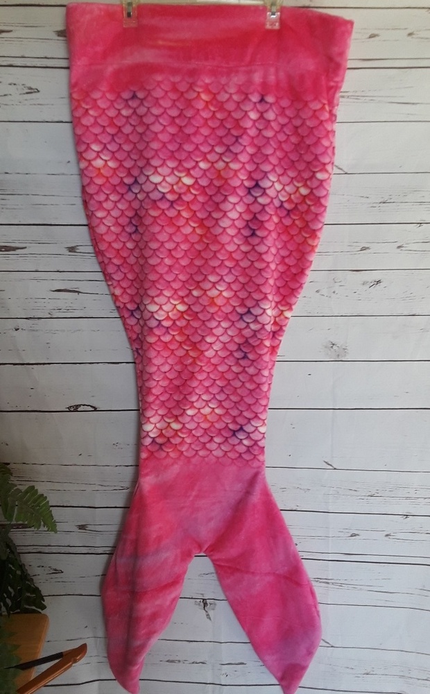 Mermaid Tail •Throw/blanket for children